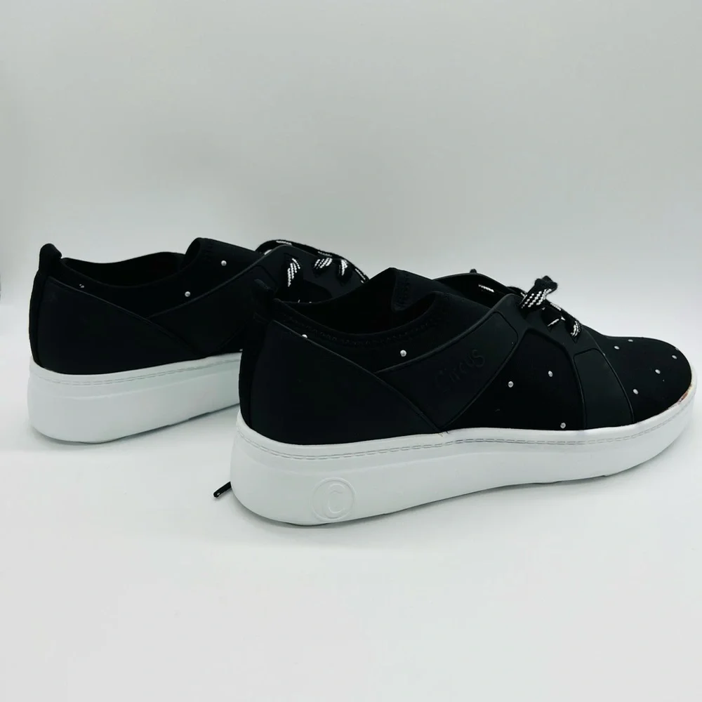 Circus by Sam Edelman conforms lakyn